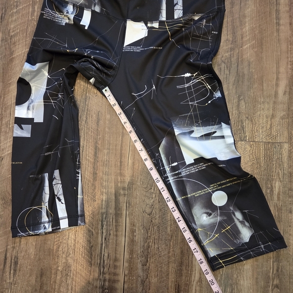 Reebok Speedwick Workout Capri Leggings Black Print XL New With Tags - Picture 7 of 9